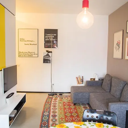 Lorenteggio Business Apartamento